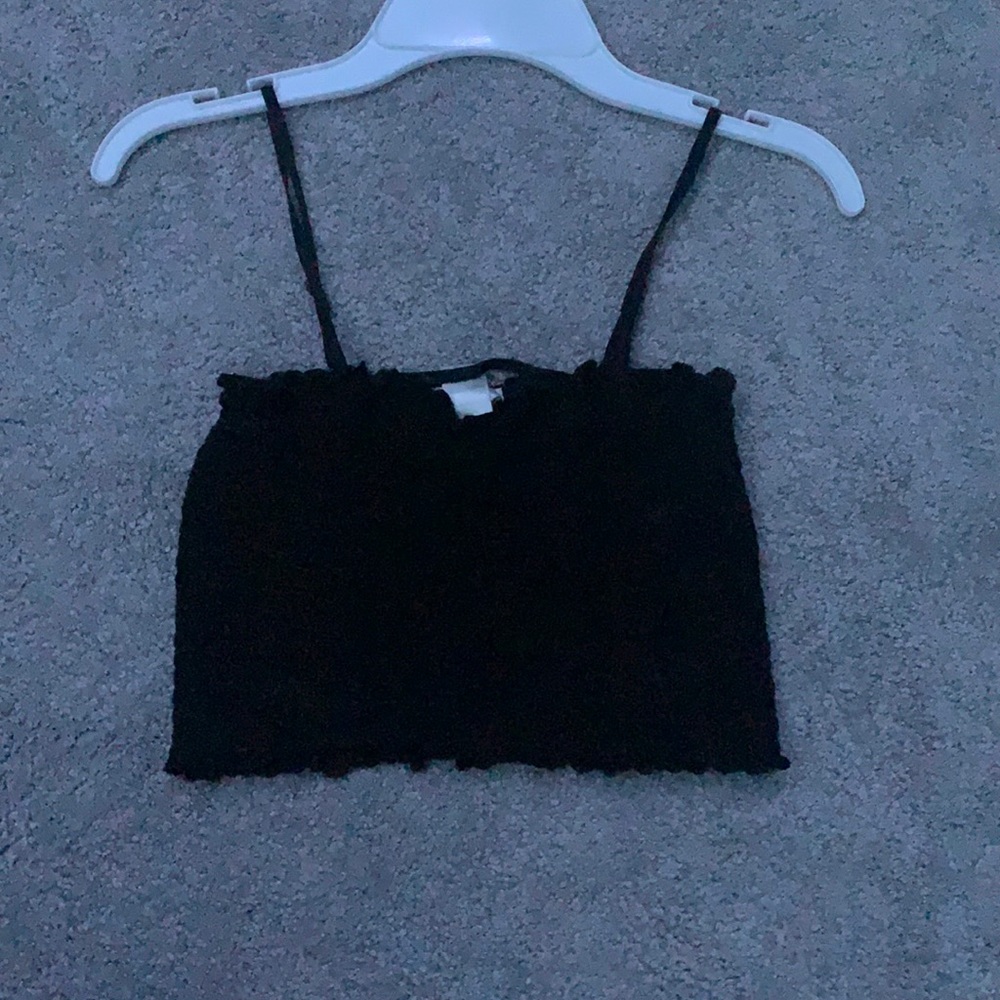 black crop top🖤